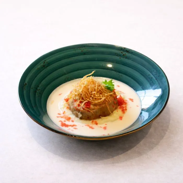 КОТЛЕТА ИЗ СУДАКА И ЩУКИ С ИКОРНЫМ СОУСОМ И КАРТОФЕЛЬНЫМ КРЕМОМ