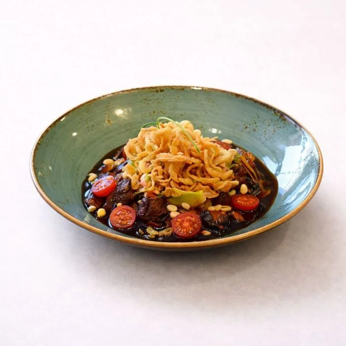 ТЕПЛЫЙ САЛАТ С КУРИНОЙ ПЕЧЕНЬЮ